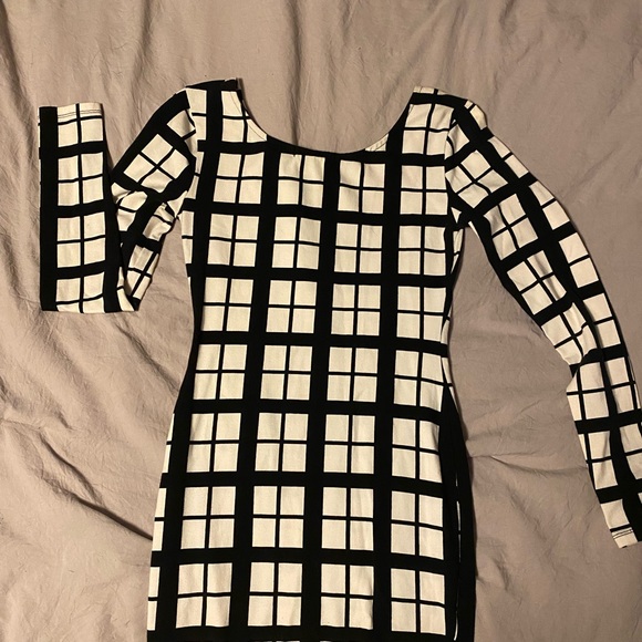 Black and white dress - Picture 2 of 3